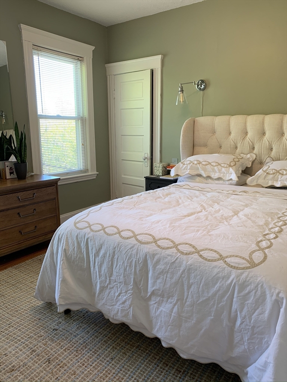 217 Reservoir Rd, Chestnut Hill