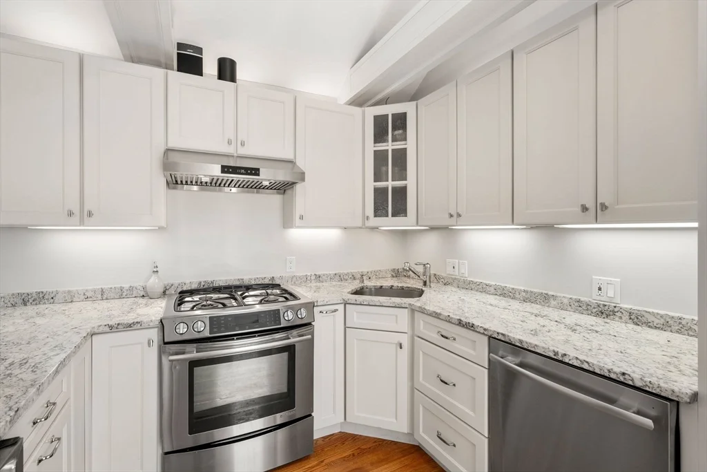 37 Mount Vernon St, Charlestown