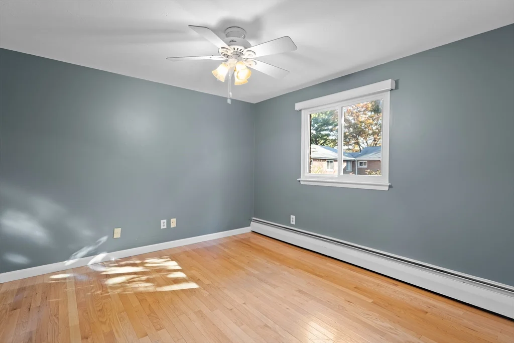 41 Bishop Dr, Framingham