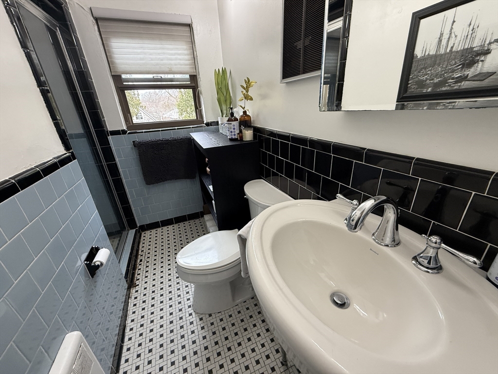 9 Reservoir Rd, Brookline