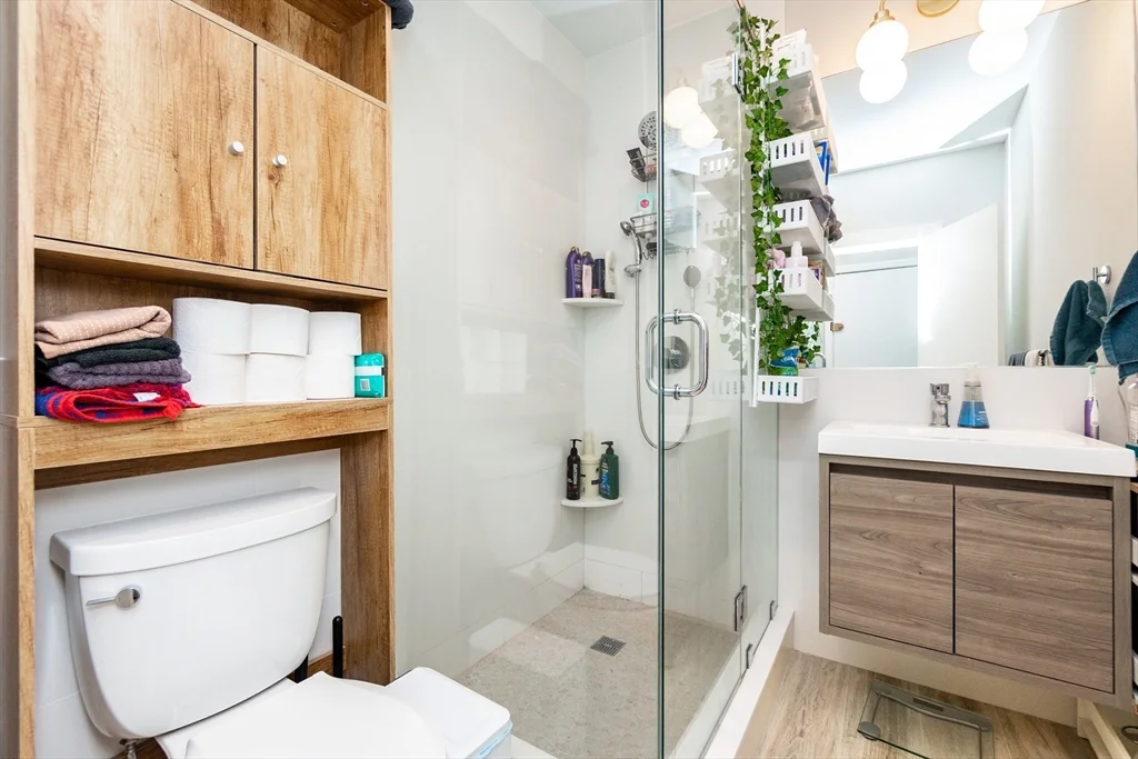 209 W Newton, Back Bay