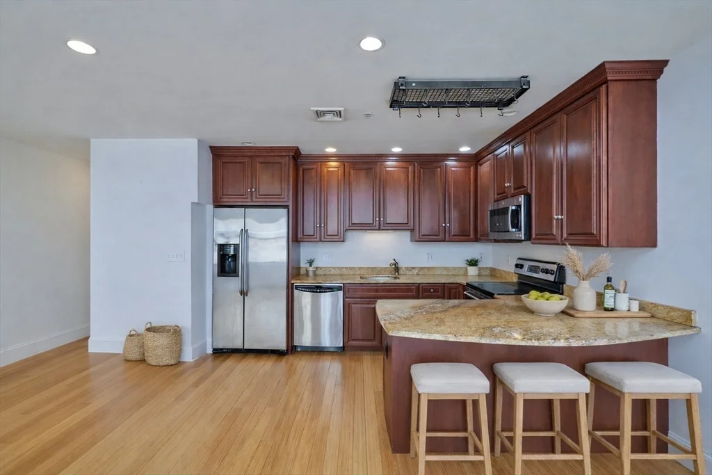 55 Temple Pl, Midtown