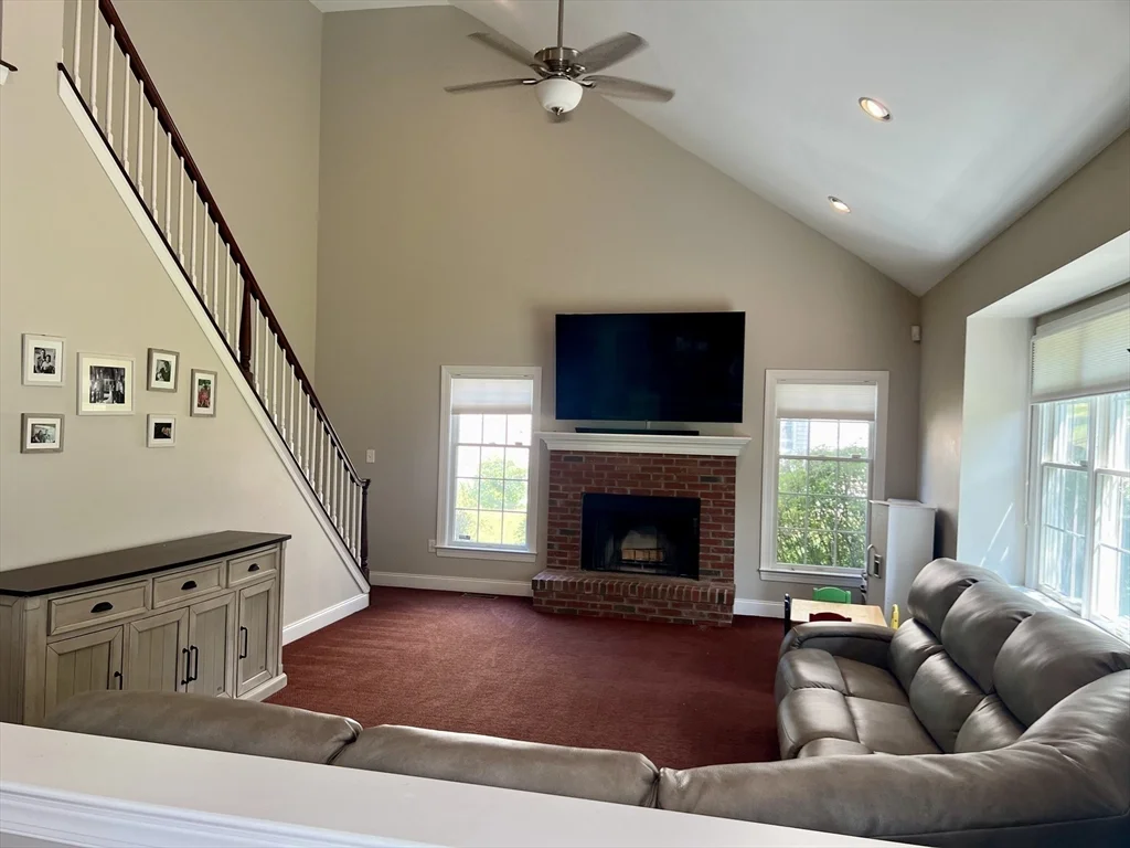 24 Endean Dr, Walpole