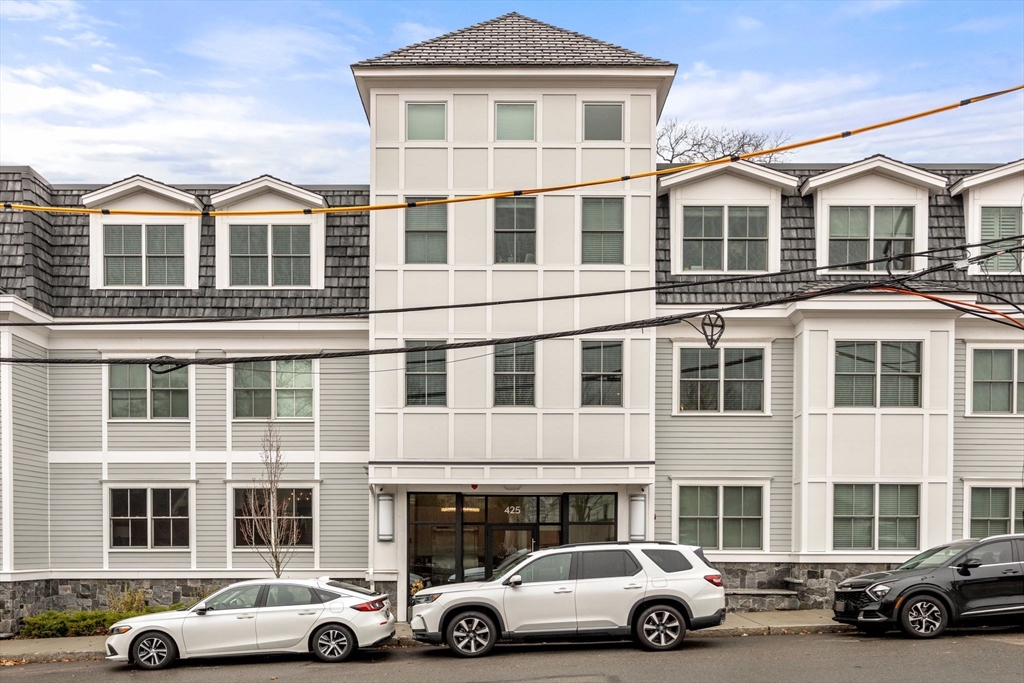 425 Lagrange St, West Roxbury