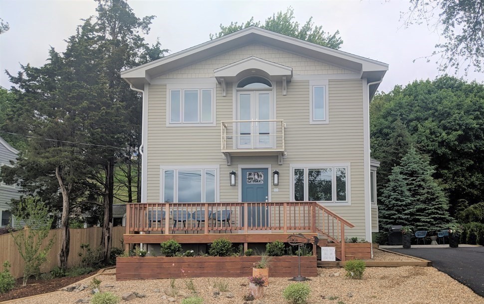 88 Little Neck Rd, Ipswich