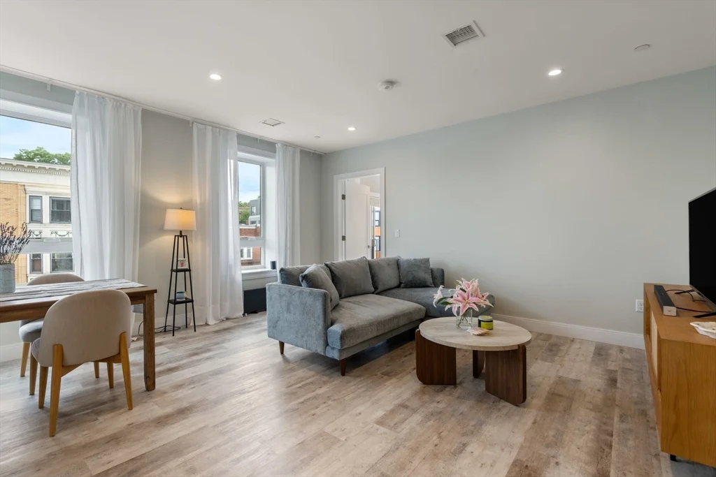 1457 Tremont St, Mission Hill