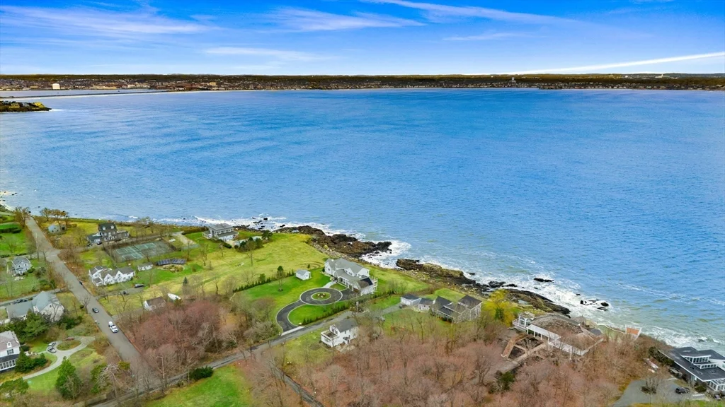 25 Pleasant St, Nahant