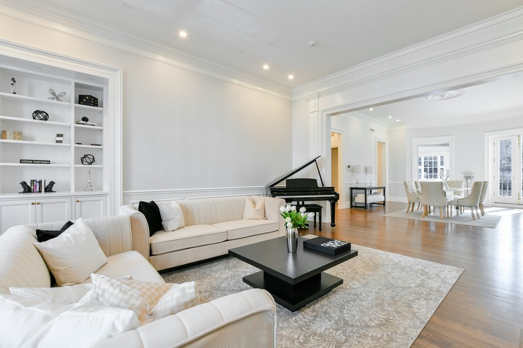 20 Chestnut St, Beacon Hill