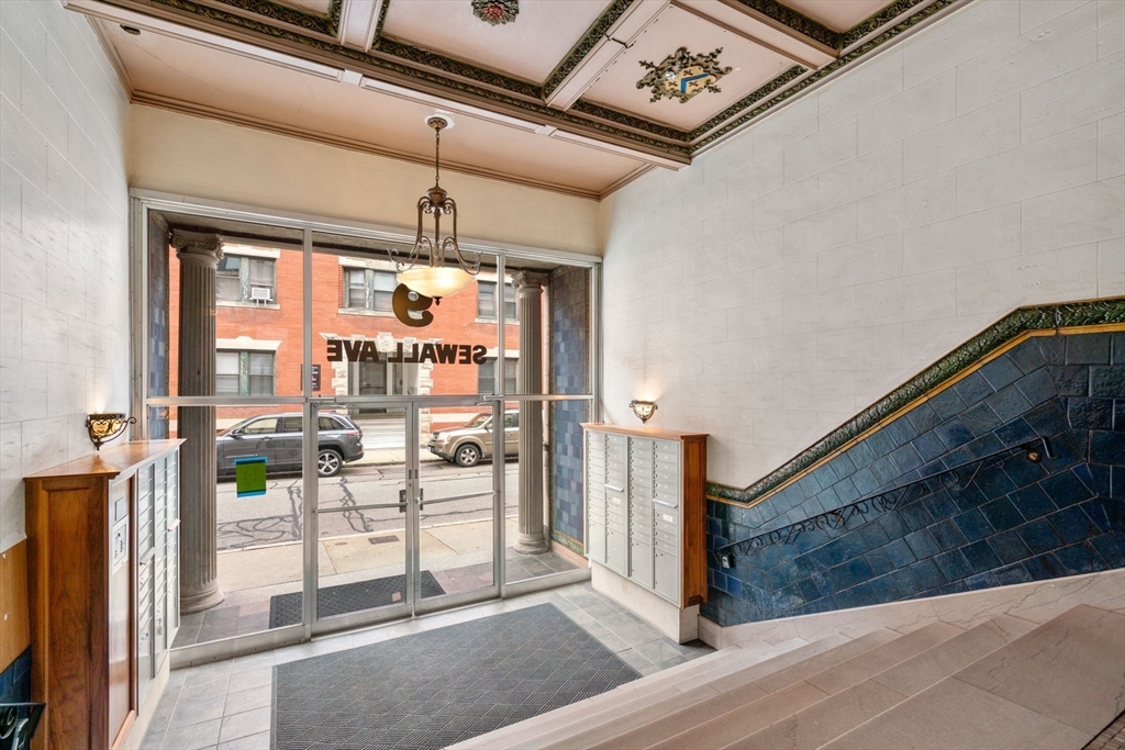 9 Sewall Ave, Coolidge Corner