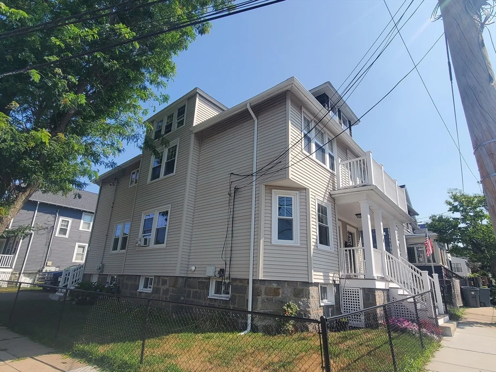 29 Helena Rd, Dorchester