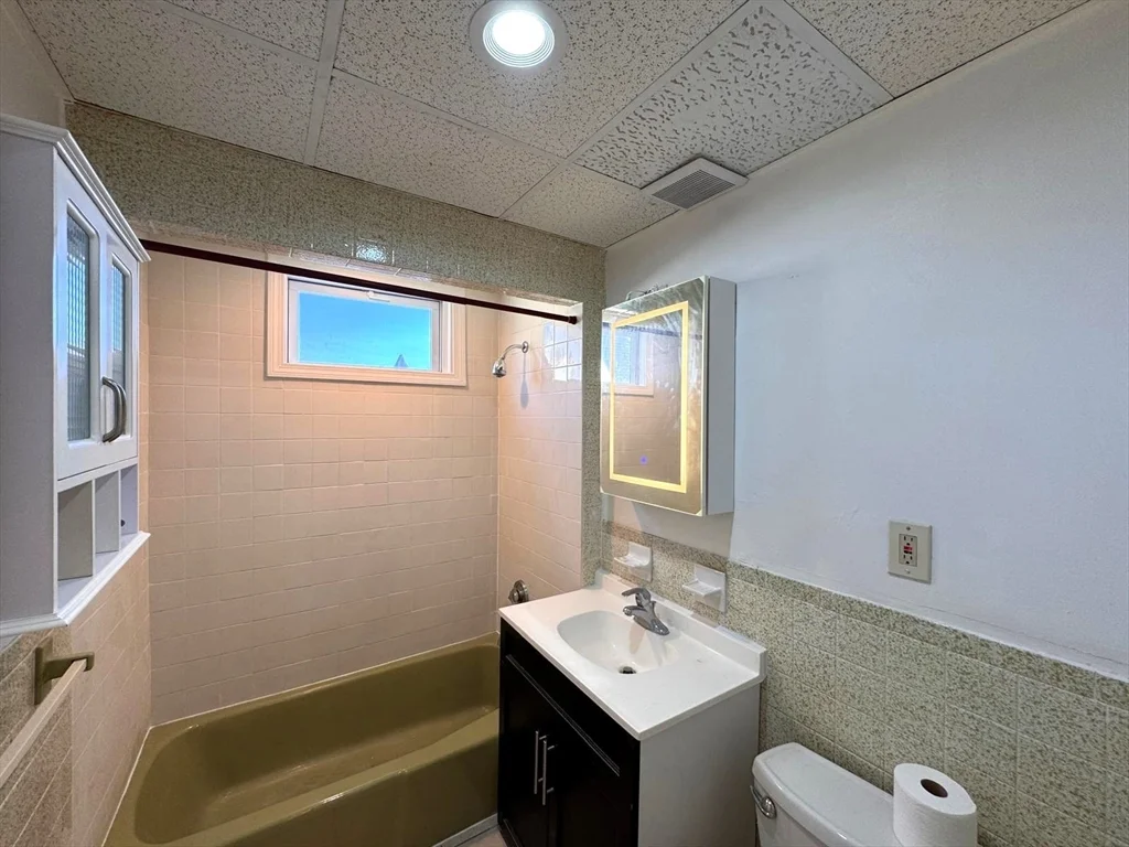 11 Fairmont Pl, Malden