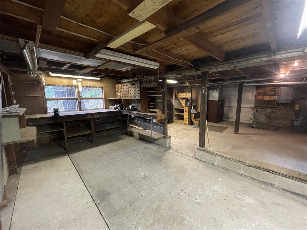 201 Fire Road, 16, Lunenburg