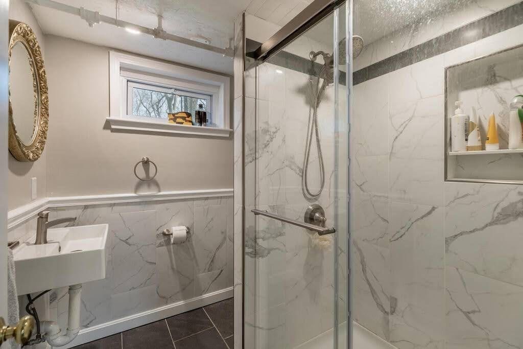 15 Winchester Dr, Lexington