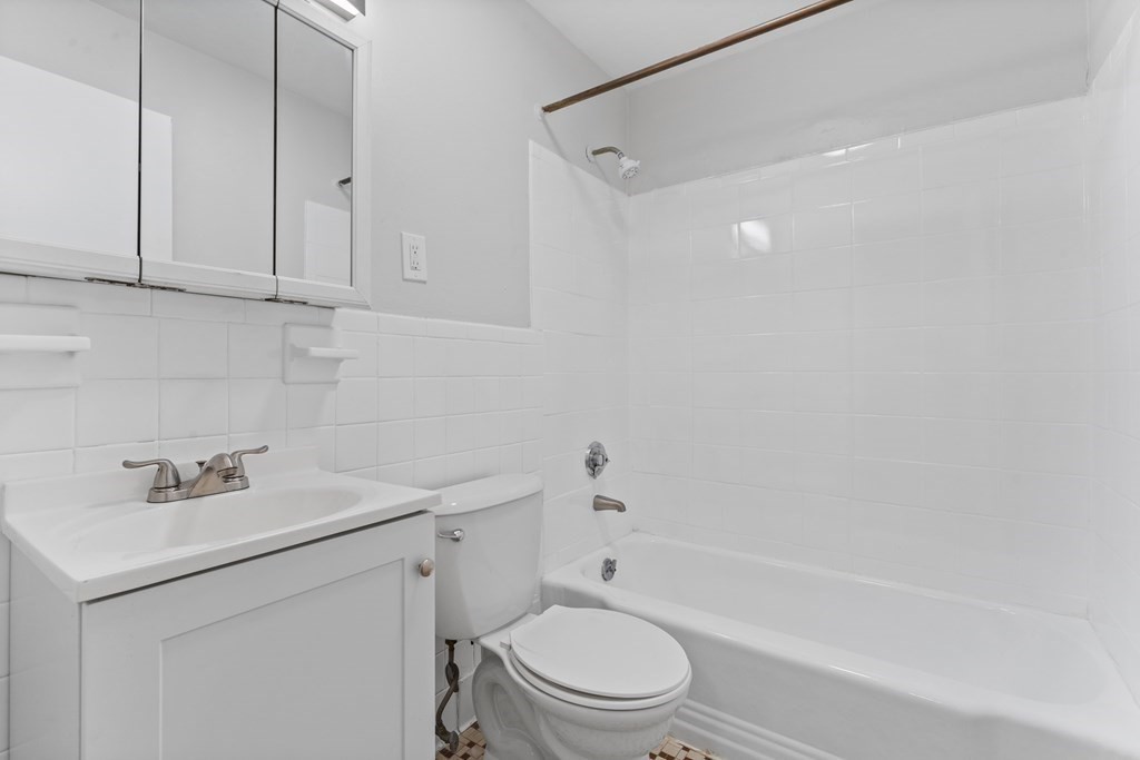 580 Cummins Highway, Mattapan