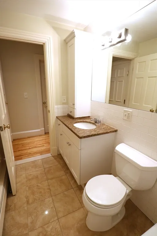 8 Caldwell Ave, Ward Two