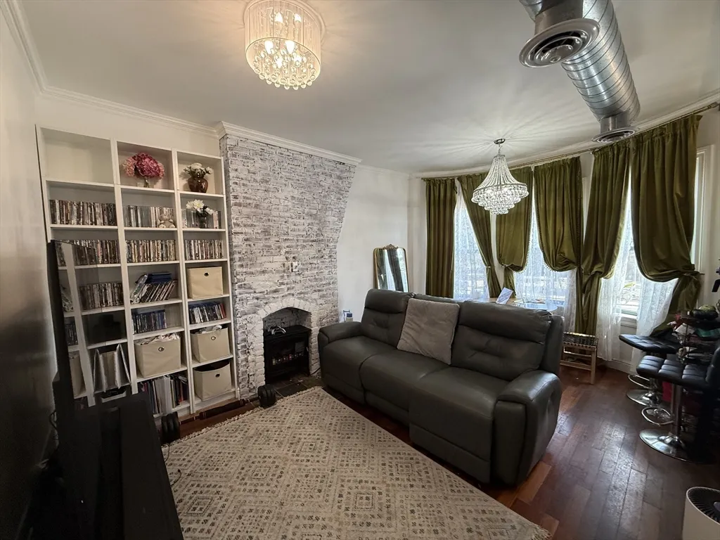 189 Cambridge St, Allston