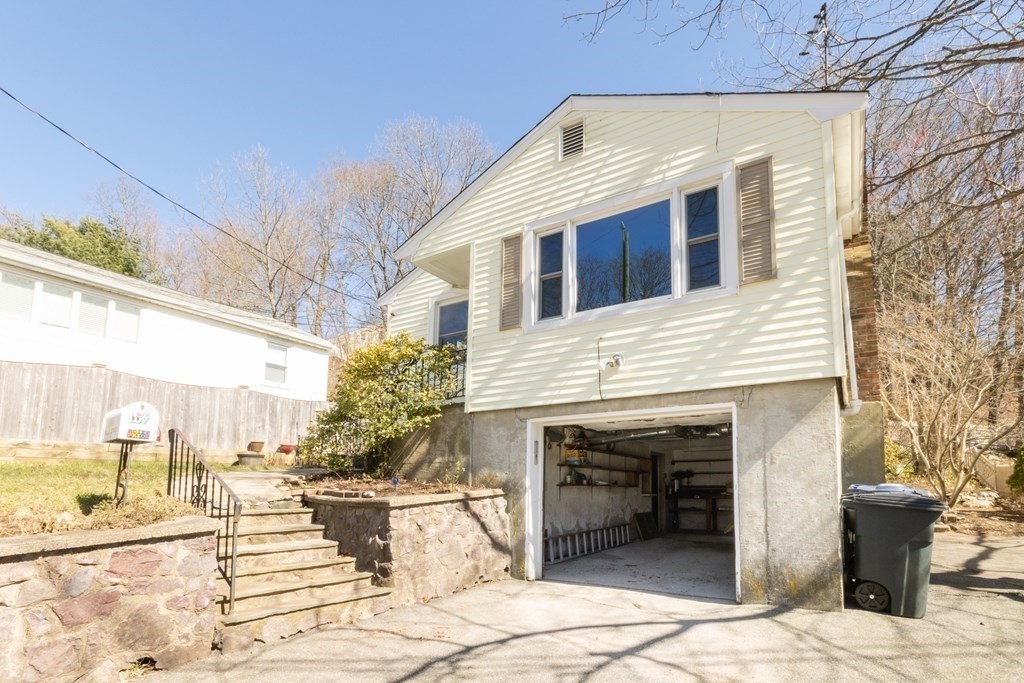 548 Poplar St, Roslindale