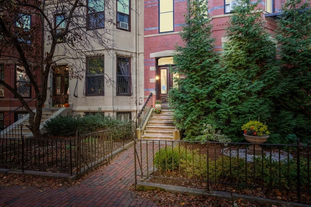 298 Marlborough, Back Bay