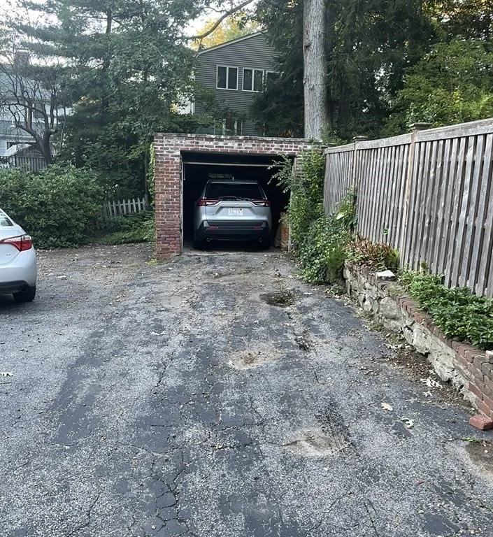 381 Vfw Pkwa, Chestnut Hill