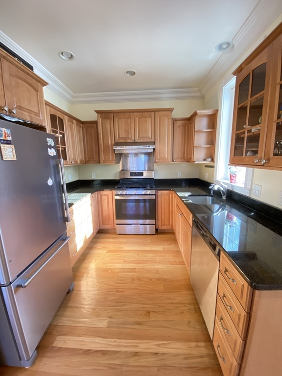 61 Cedar St, North Cambridge