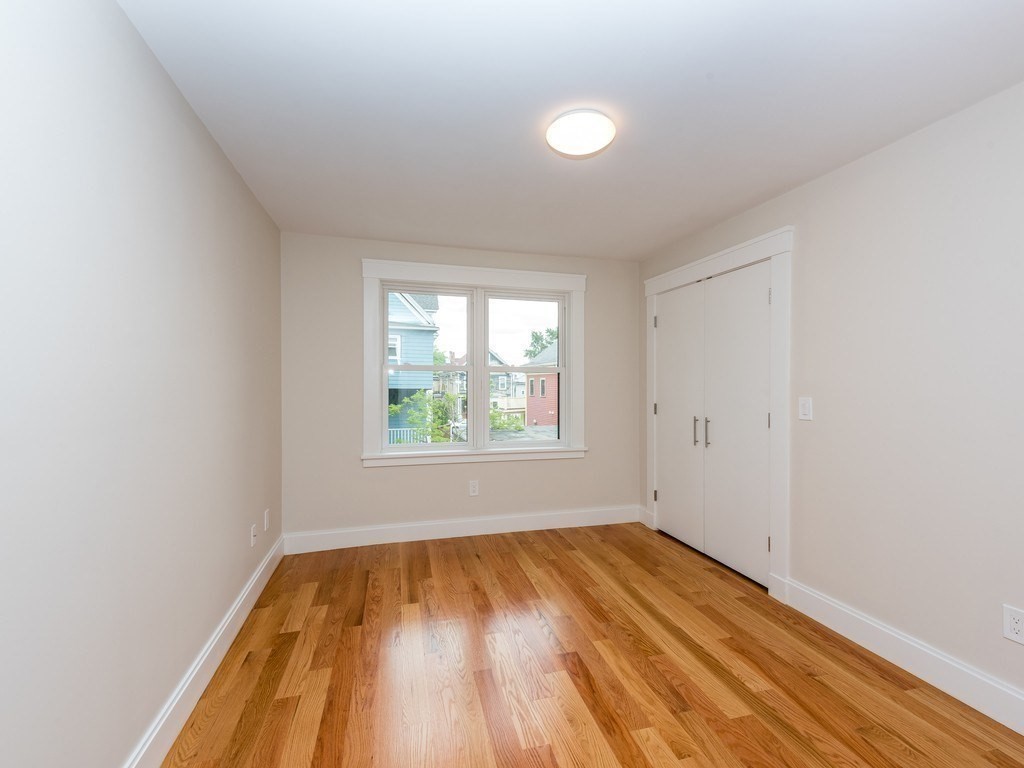 47 Wallace St, Tufts