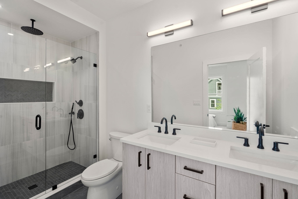 176 School St, Jamaica Plain