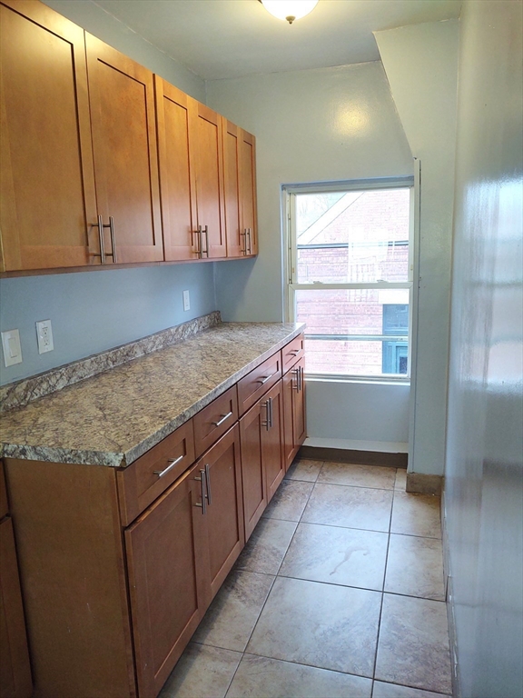 96 Pleasant St, Marlborough