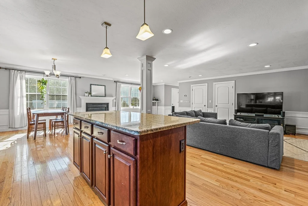 176 Washington St, Reading