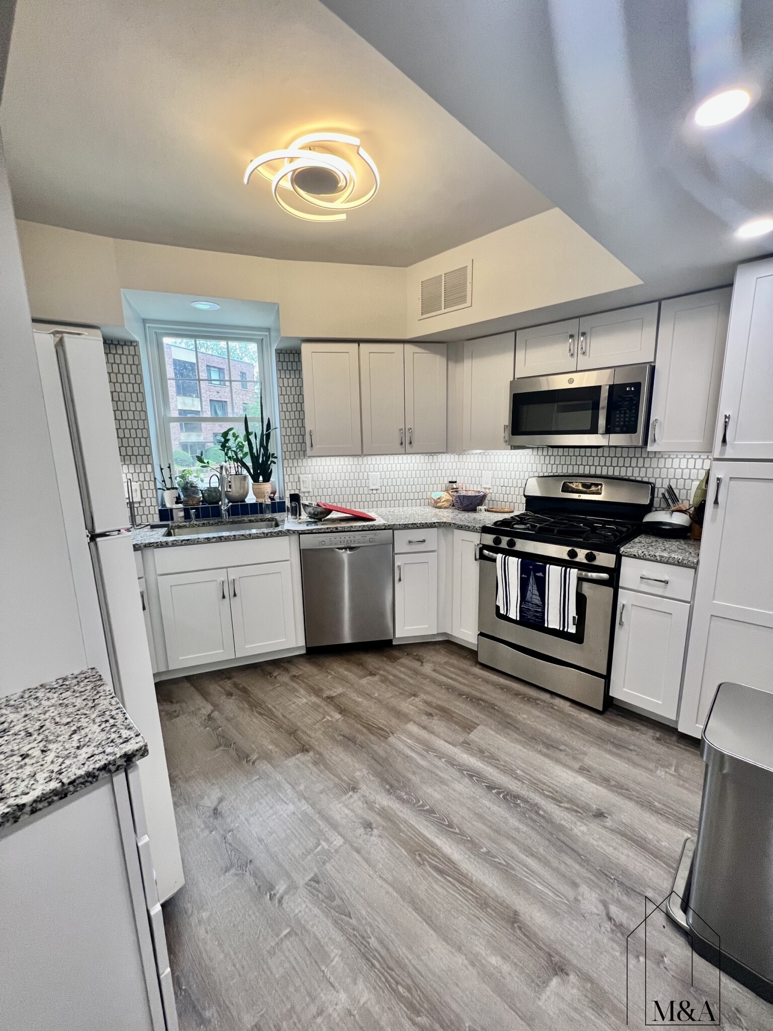 576 Washington St, Brookline