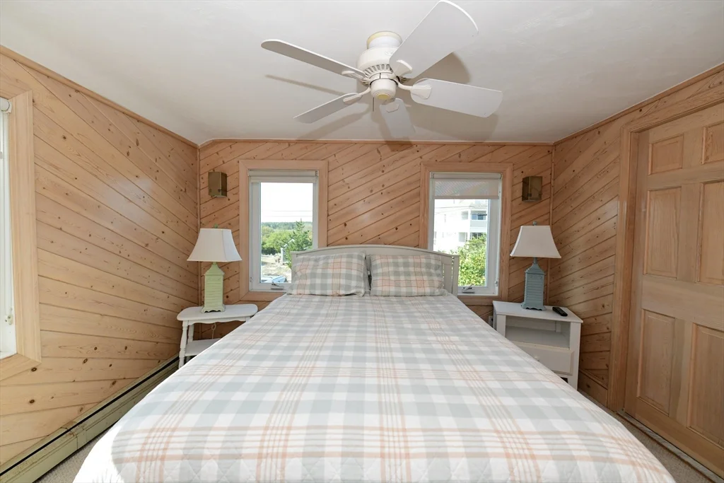 239 Phillips Rd, Sandwich