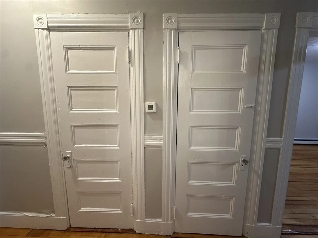 39 Forest St, Roxbury