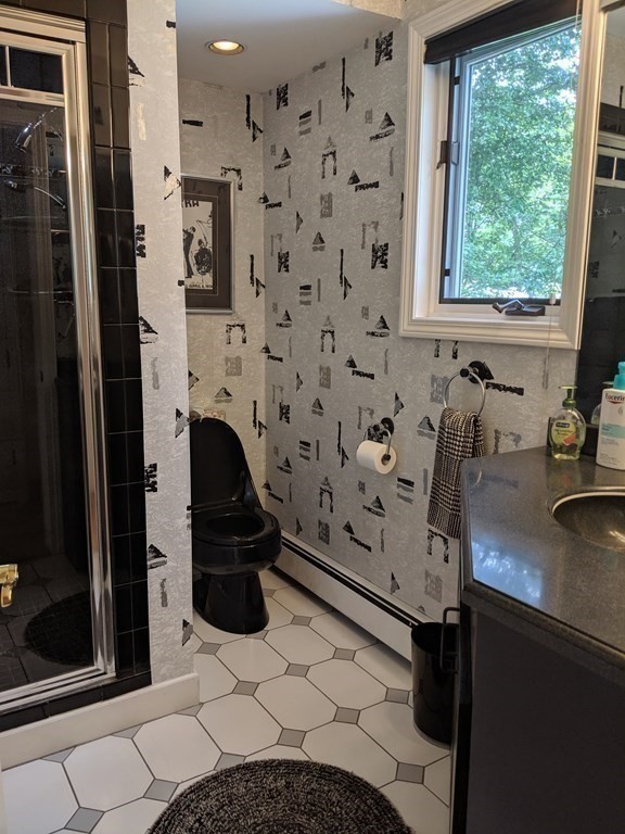 11 Renee Ter, Newton