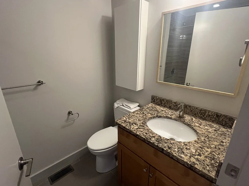 150 Adams St, Newton