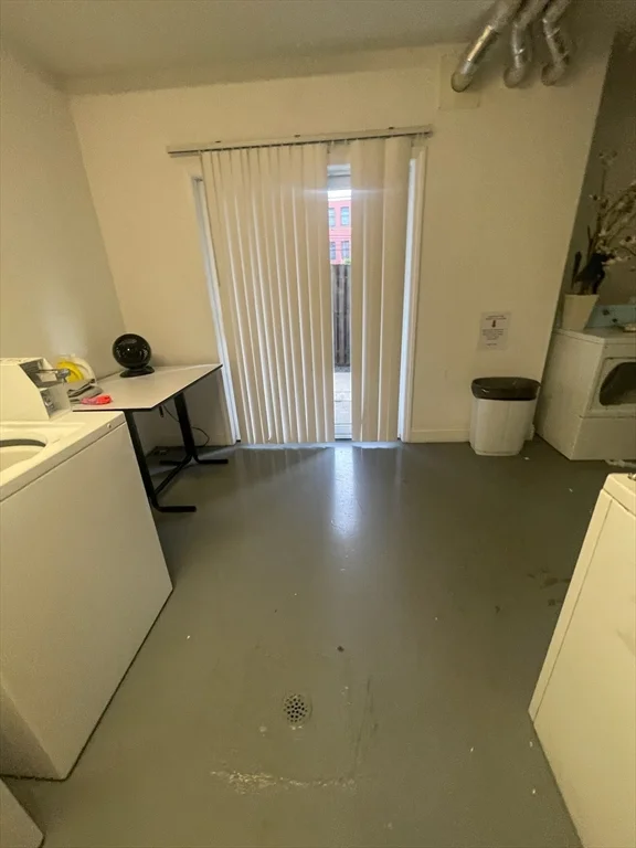 111 West 8th St, South Boston