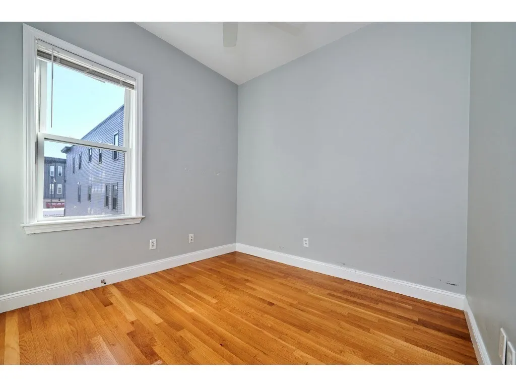 5 Transit St, South Boston