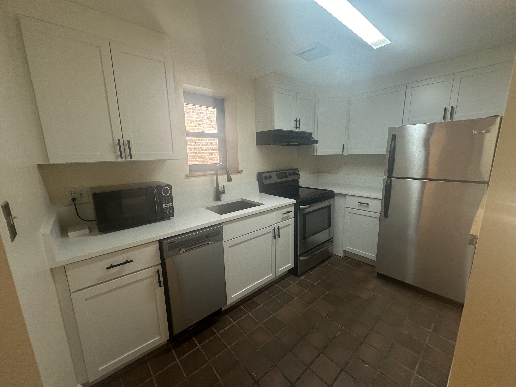 84 Gainsborough St, Fenway