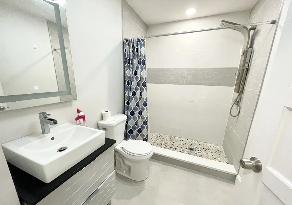 201 East Cottage, Dorchester