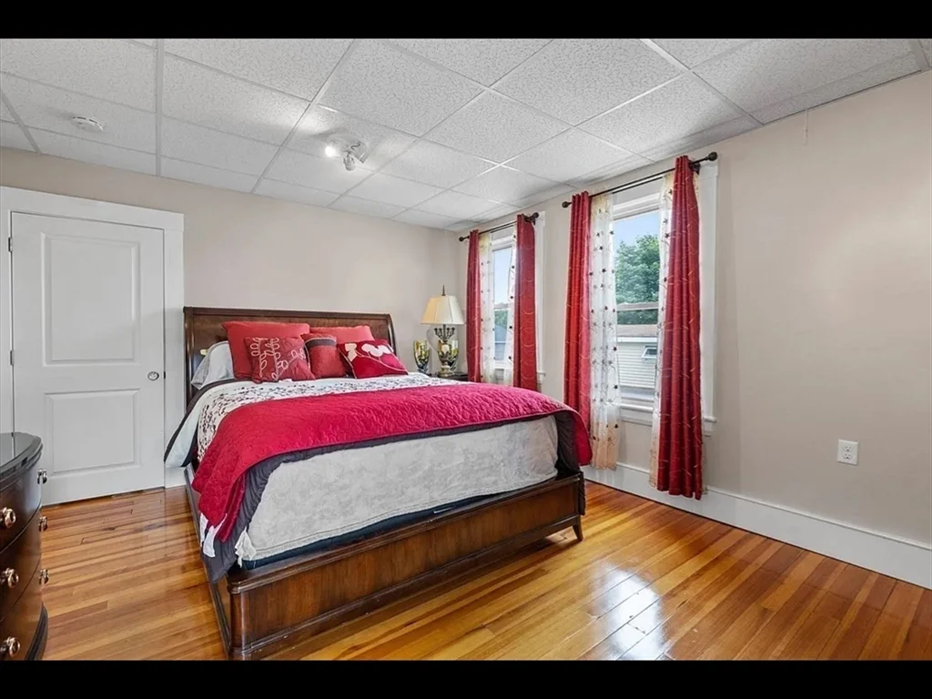 26 Lincoln St, North Andover