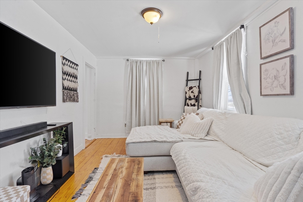 107 Boston Rd, Sutton