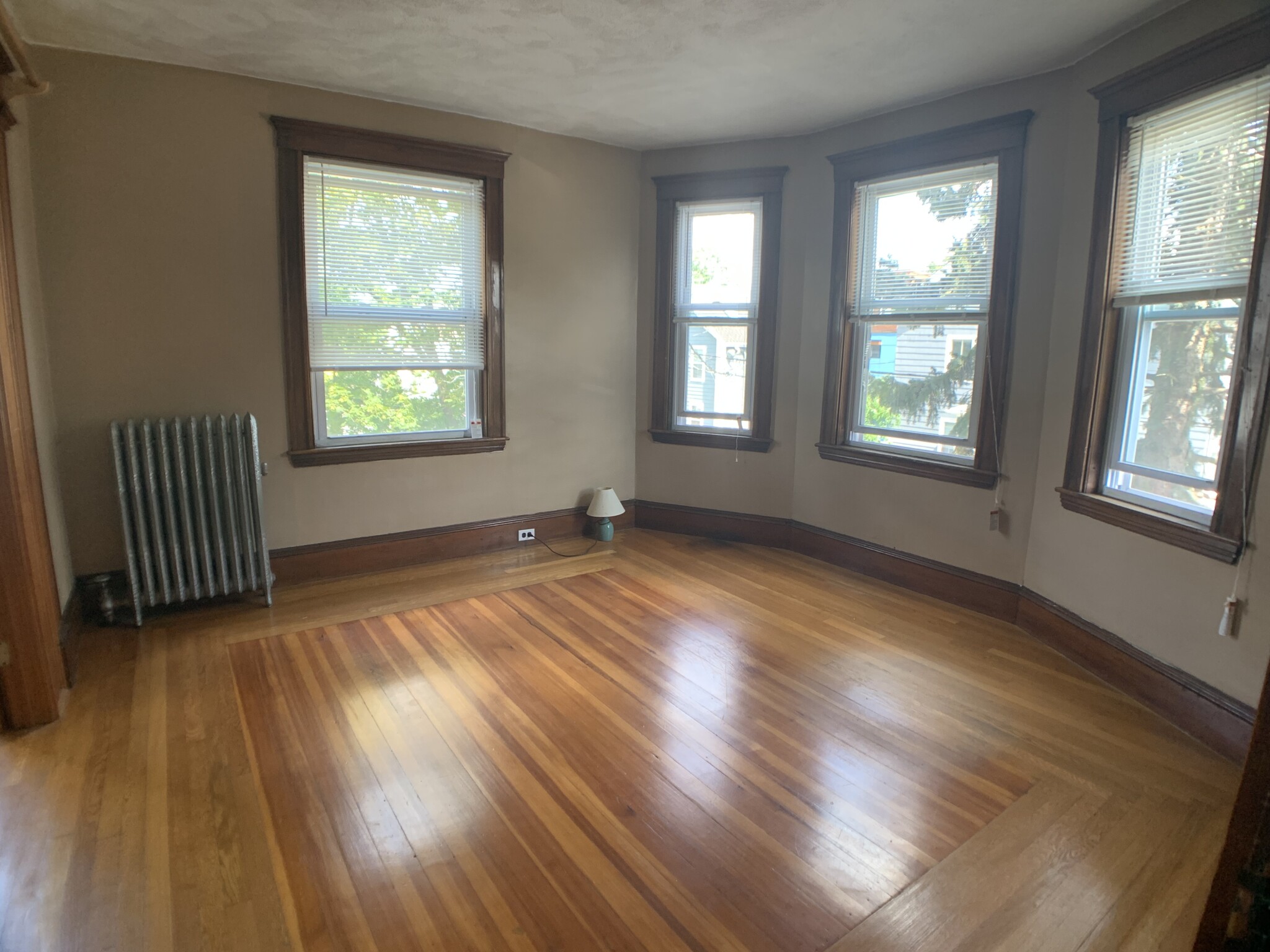 16 Montgomery St, North Cambridge