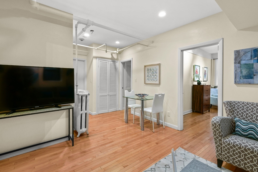 186 Commonwwalth Ave, Back Bay