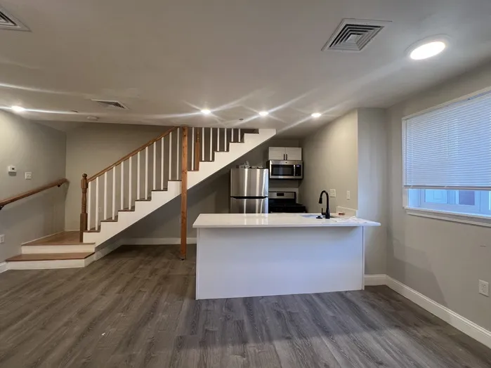 28 Otis St, East Somerville