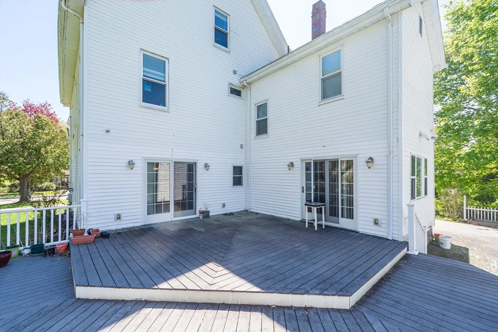 26 Pine St, Natick