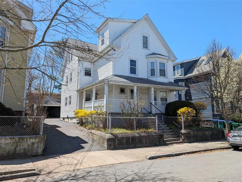 48 Orchard St, Medford