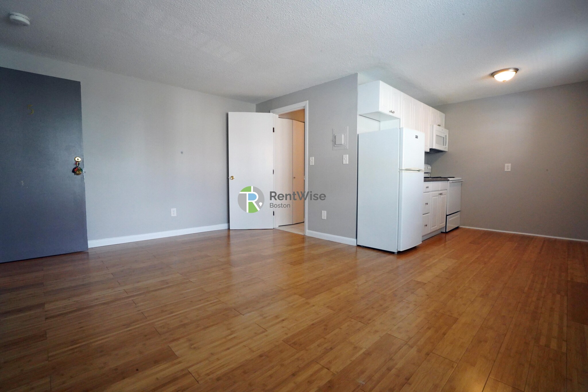 121 Ash St, South Side