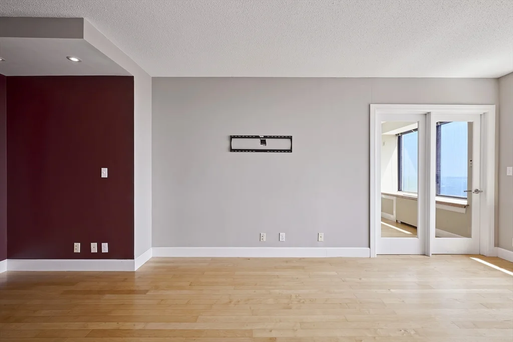 85 East India Row, Waterfront