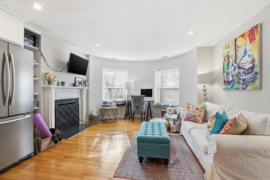 95 Gainsborough St, Fenway