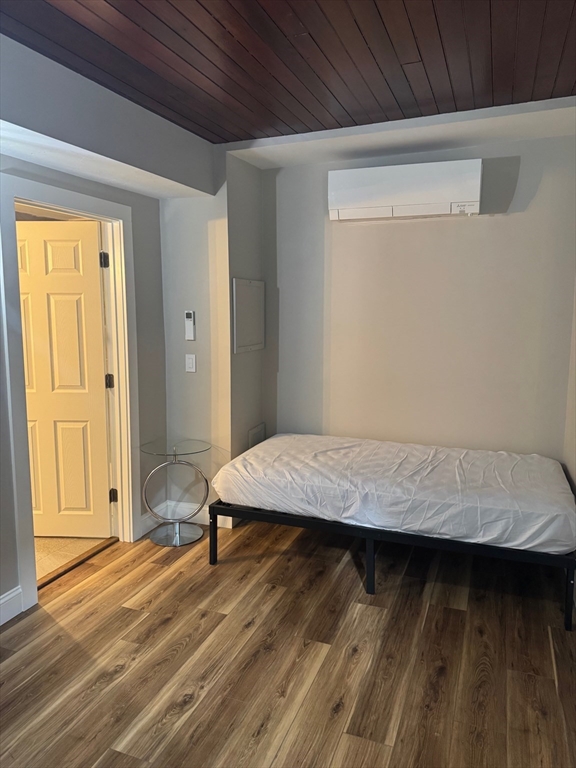 51-A Cedar St, Downtown