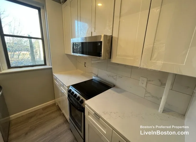 11 Park Dr, Fenway
