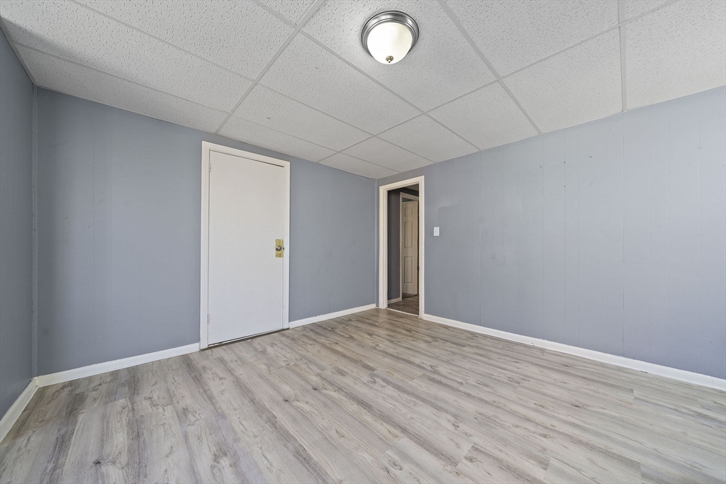 48 Rocliffe St, Fall River